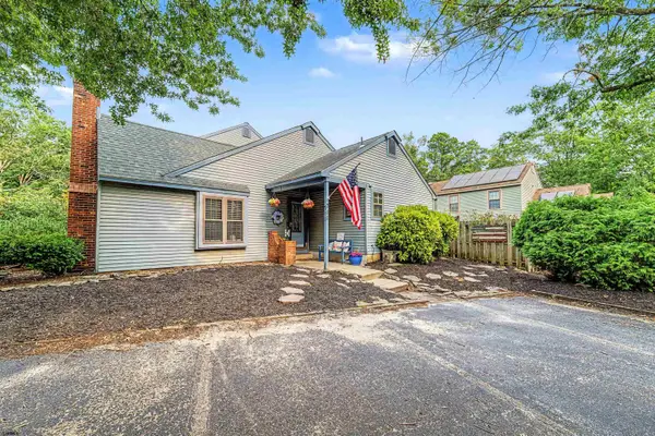 711 E Cooper Ferry Ct, Absecon, NJ 08205