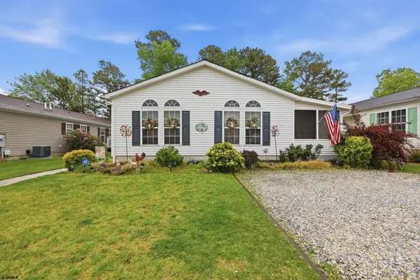 24 Sycamore Ln, Mays Landing, NJ 08330