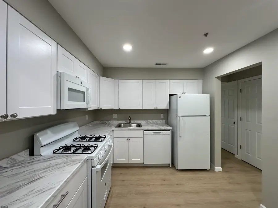 6 Oyster Bay #G, Absecon, NJ 08201 - #2