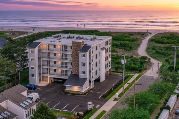 321 S 6th St #1, Brigantine, NJ 08203