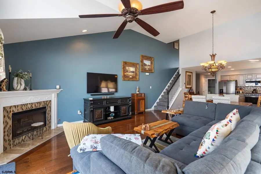 134   W 74th Street #West, Sea Isle City, NJ 08243-1329 - #2
