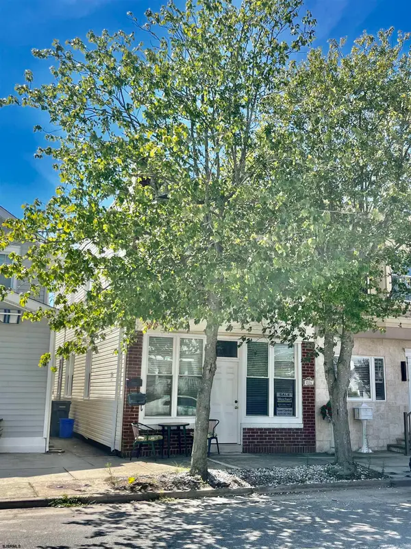 226 N Vendome Ave #A, Margate, NJ 08402