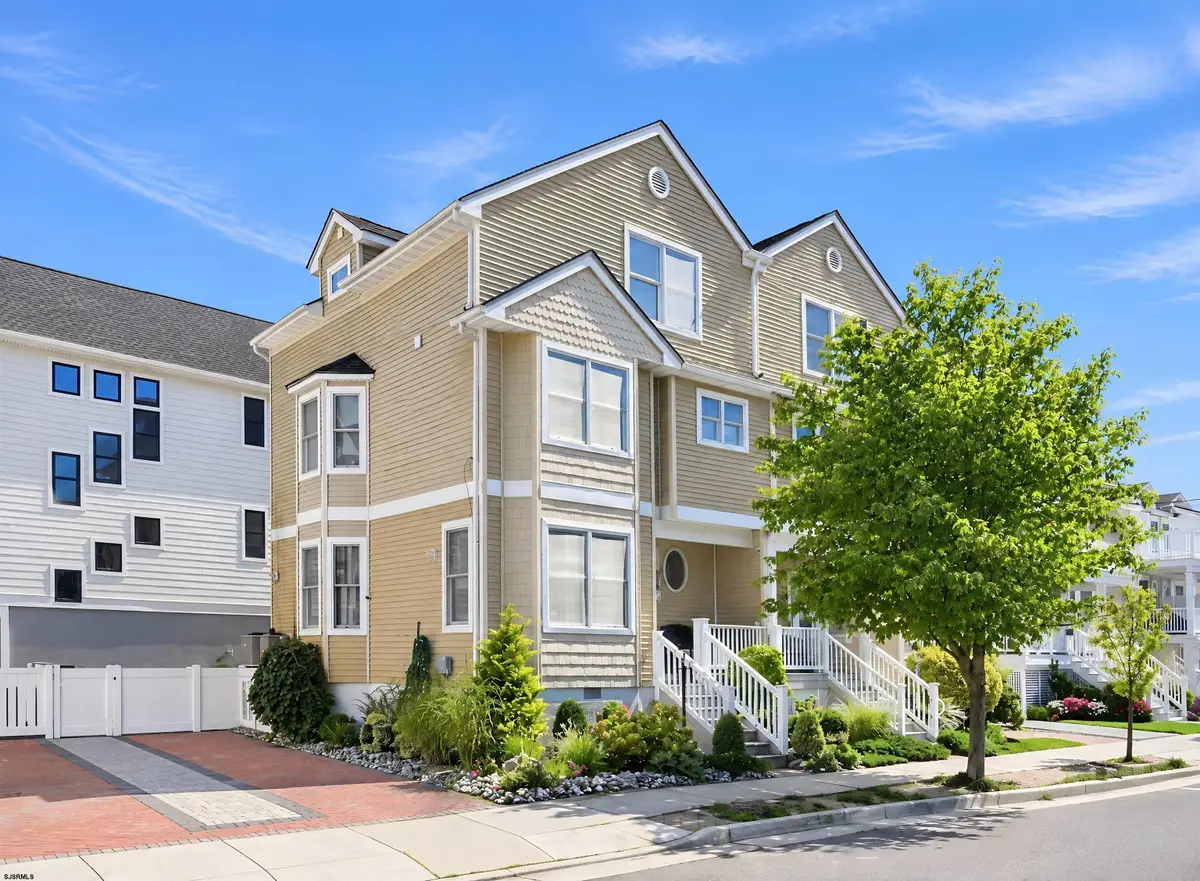 23 N Adams Ave, Margate City, NJ 08402 - #1