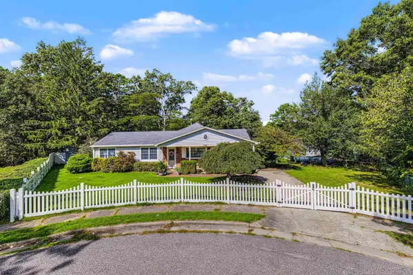 11 Berkshire Dr, Egg Harbor Township, NJ 08234