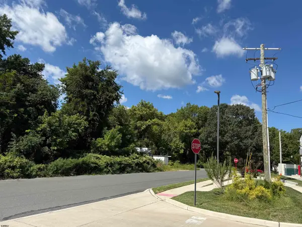 Maple Rd, Absecon, NJ 08201