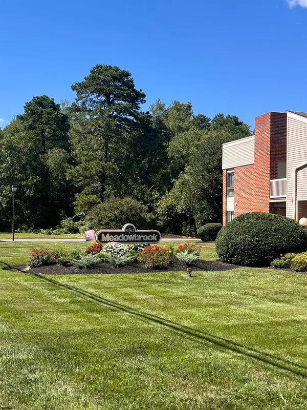 607 Meadowbrook Dr #607, Mays Landing, NJ 08330