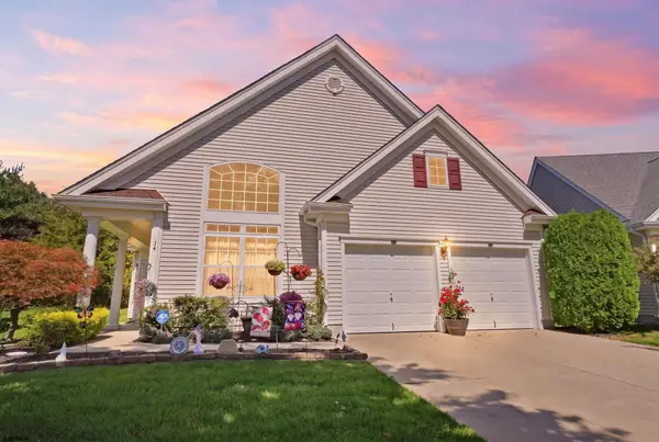 14 Jackson Dr, Egg Harbor Township, PA 18940-1875