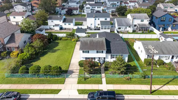 708 N Dorset Ave, Ventnor, NJ 08406