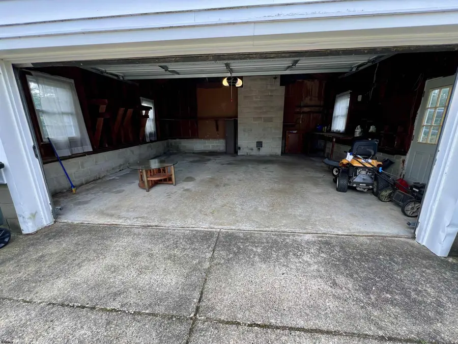 405 Cynwyd Dr, Absecon, NJ 08201 - #3