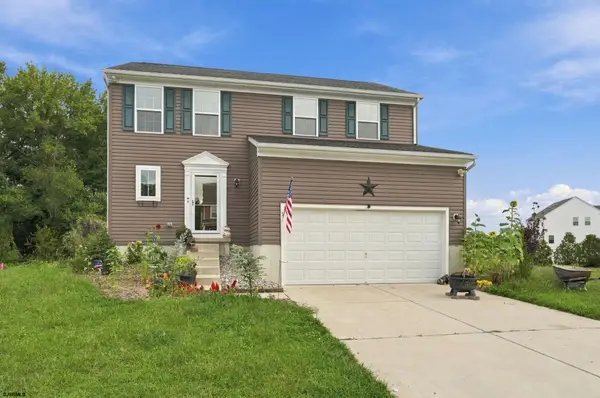 3 Lake Cir, Carneys Point, NJ 08069