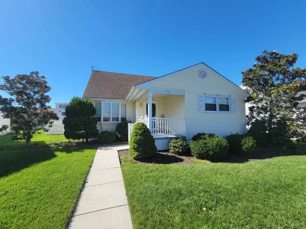 208 Clipper Dr, Ocean City, NJ 08226-3832