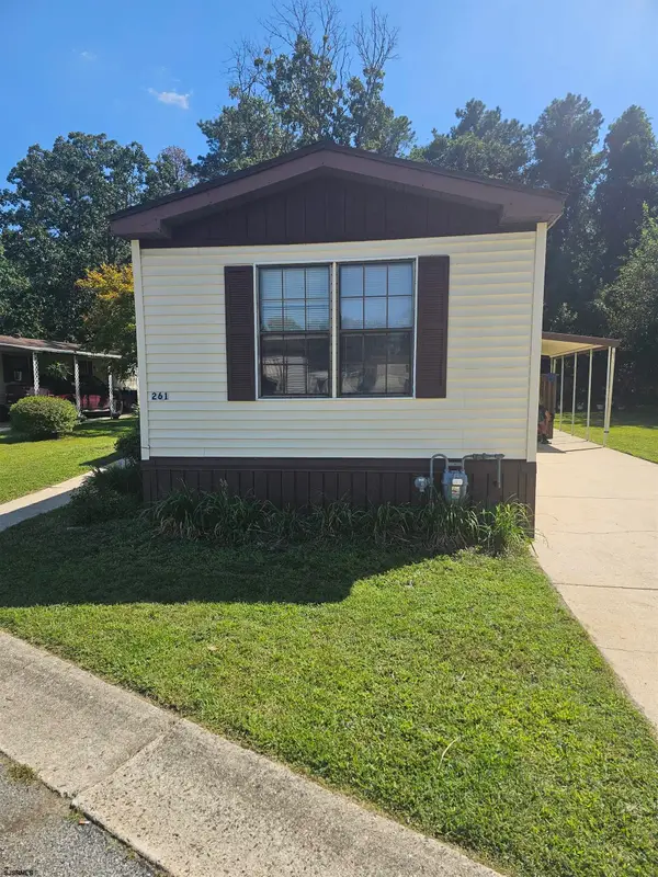 261 Mayflower Dr, Buena Vista Township, NJ 08310