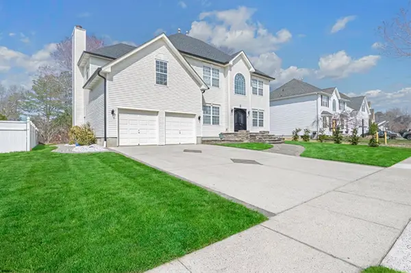 11 Chancellor Park Dr, Mays Landing, NJ 08330