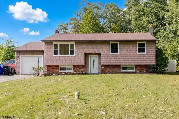 857 7th St, Hammonton, NJ 08037