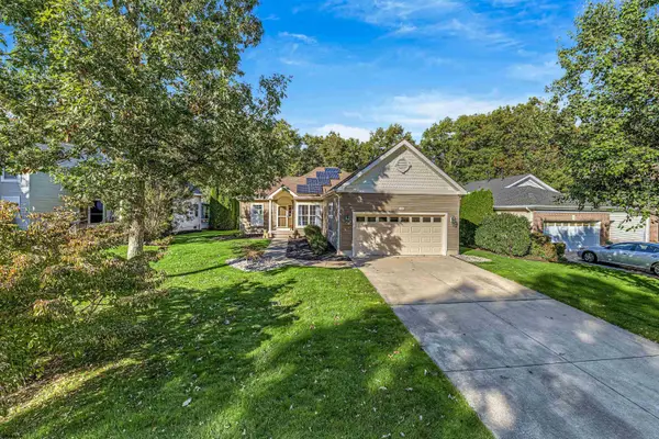 669 Country Club Dr, Egg Harbor City, NJ 08215
