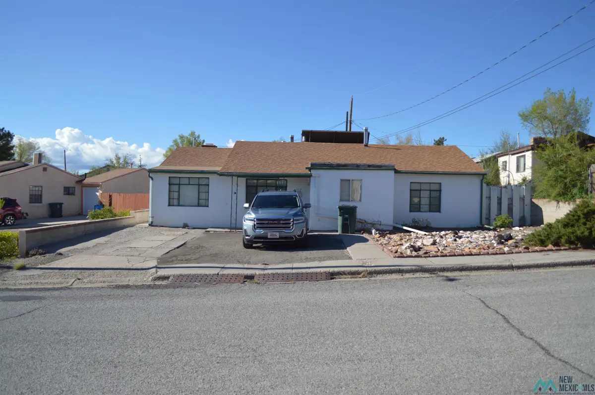 102 Valley View Road, Gallup, NM 87301 - Image #1