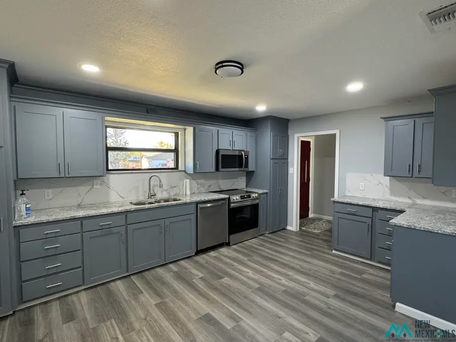 1201 W Yucca Drive, Clovis, NM 88101 - Image #2