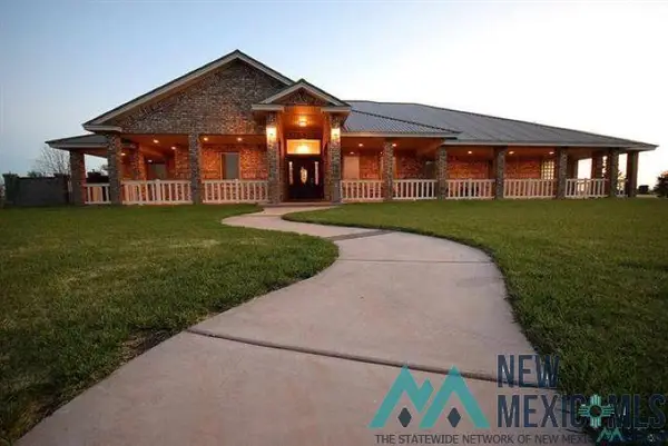 1809 S Roosevelt Rd 8, Portales, NM 88130