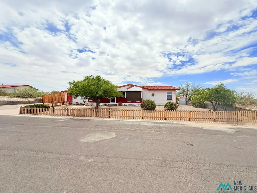 106 Knox Drive, Elephant Butte, NM 87935 - Image #2