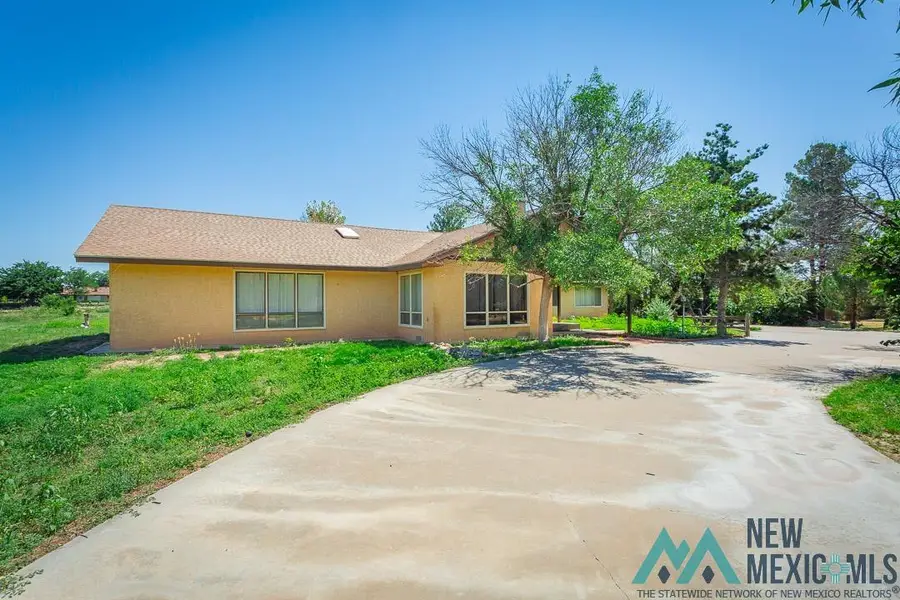 411 Tierra Berrenda Drive, Roswell, NM 88201 - Image #2