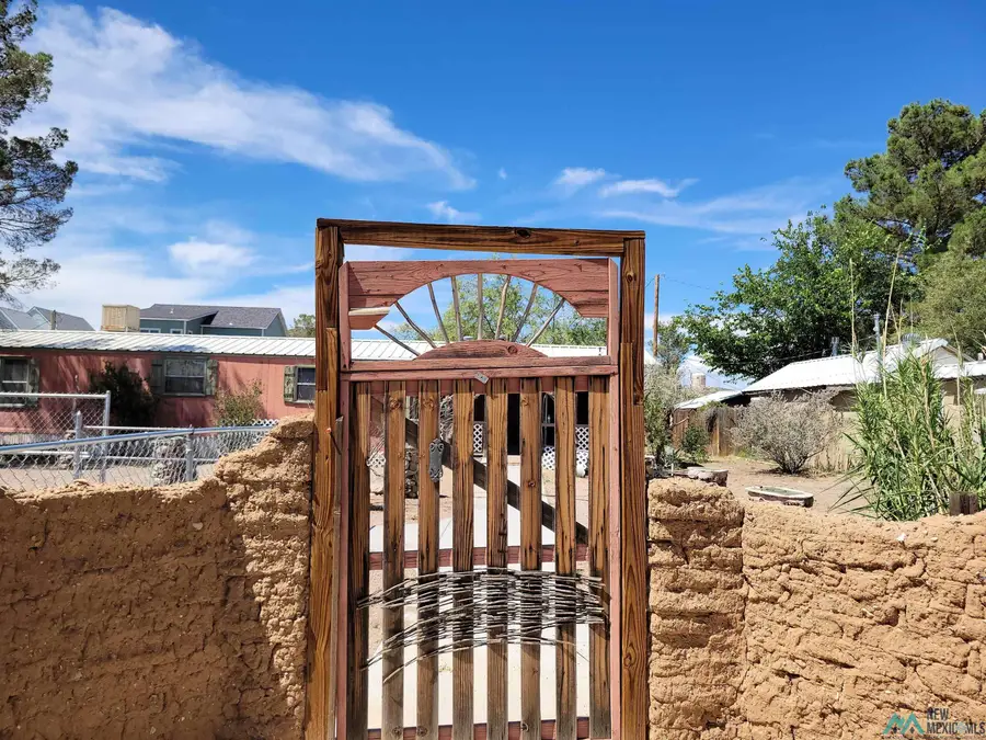 523 Gray Street, Truth Or Consequences, NM 87901 - Image #2