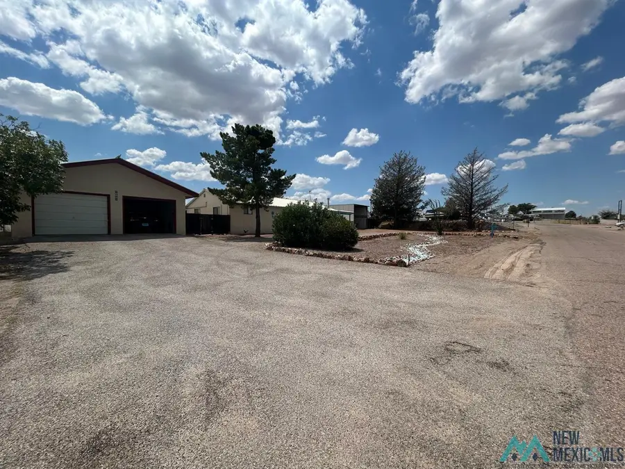 716 Erie Avenue, Elephant Butte, NM 87935 - Image #2