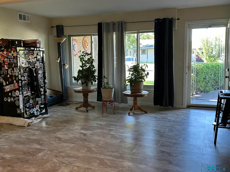 805 W Bullock Avenue, Artesia, NM 88210 - Image #3
