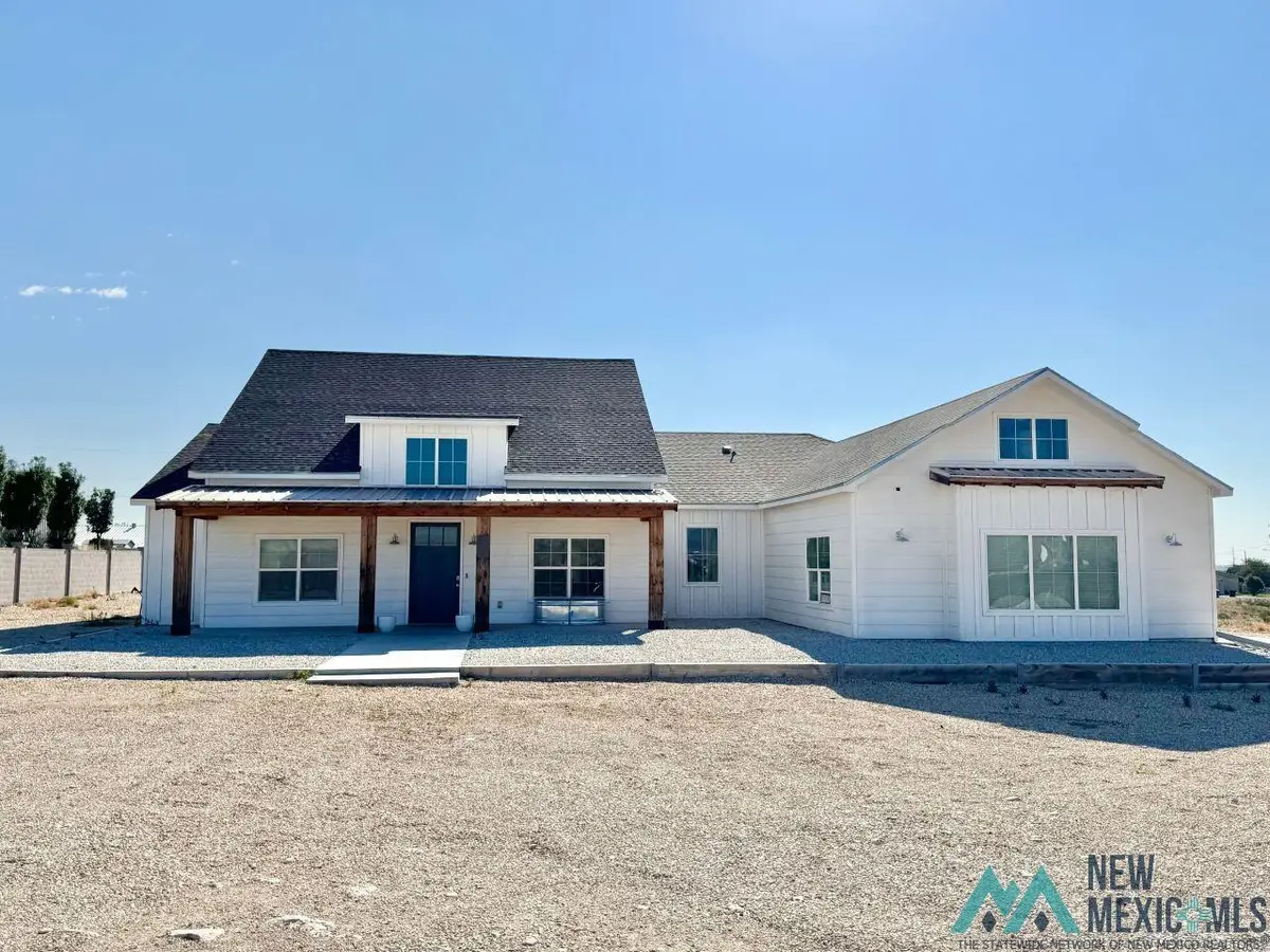 204 Doporto Court, Carlsbad, NM 88220 - Image #1