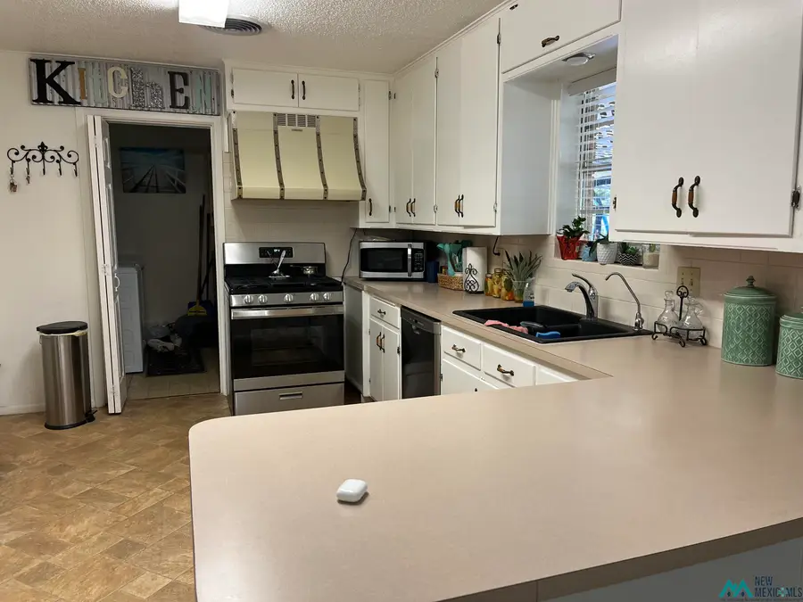 414 W Saint Anne Place, Hobbs, NM 88240 - Image #2