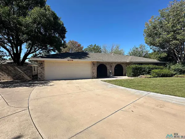 11 Vista Parkway Circle, Roswell, NM 88201