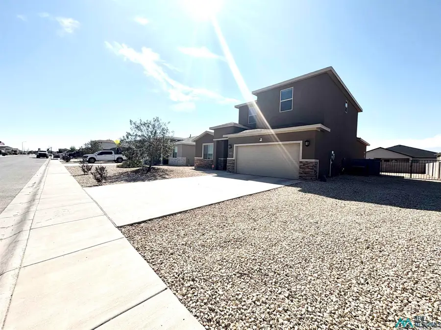 3709 Saguaro Drive, Carlsbad, NM 88220 - Image #2
