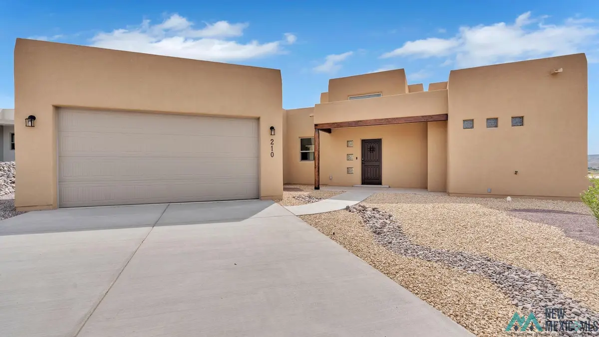 210 Tierra Verde Circle, Elephant Butte, NM 87935 - Image #1