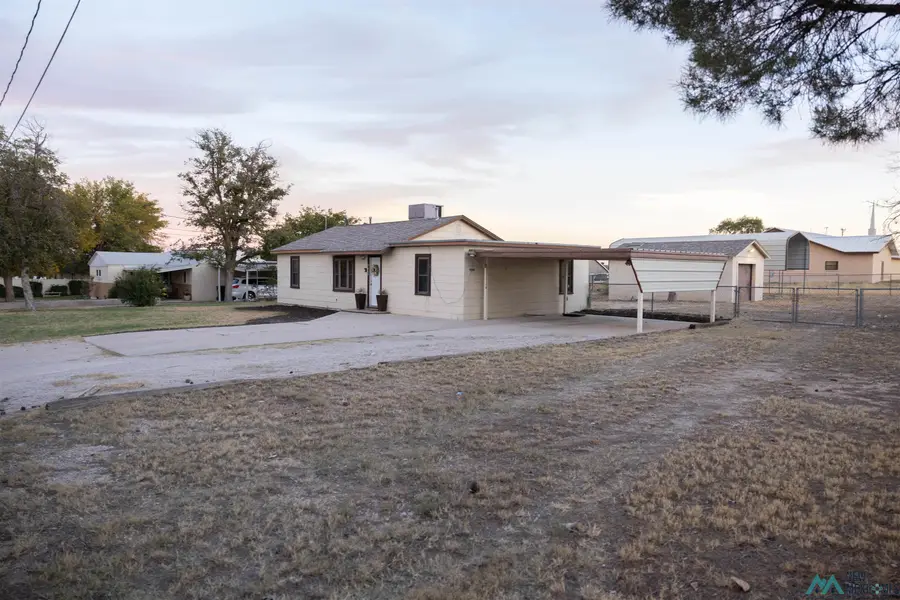 2805 Mountain View Drive, Carlsbad, NM 88220 - Image #3