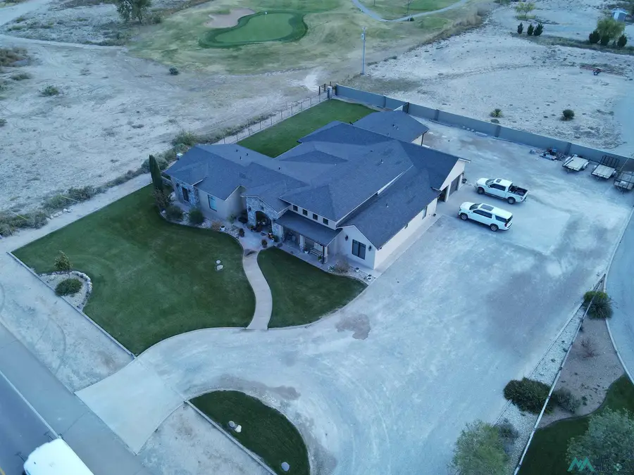 3307 W Richey Avenue, Artesia, NM 88210 - Image #2