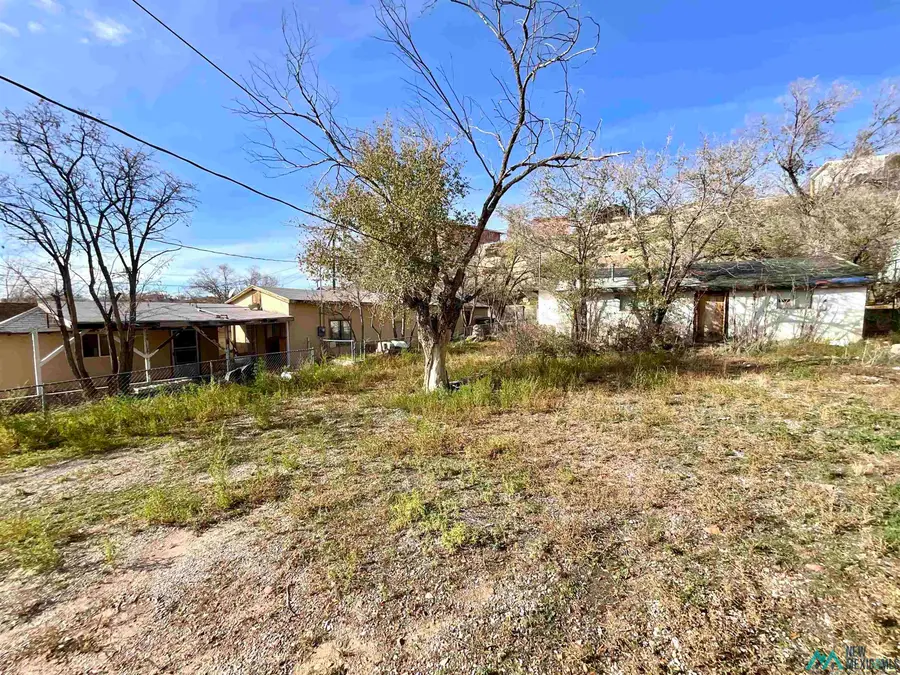 114 W Adams Avenue, Gallup, NM 87301 - Image #2