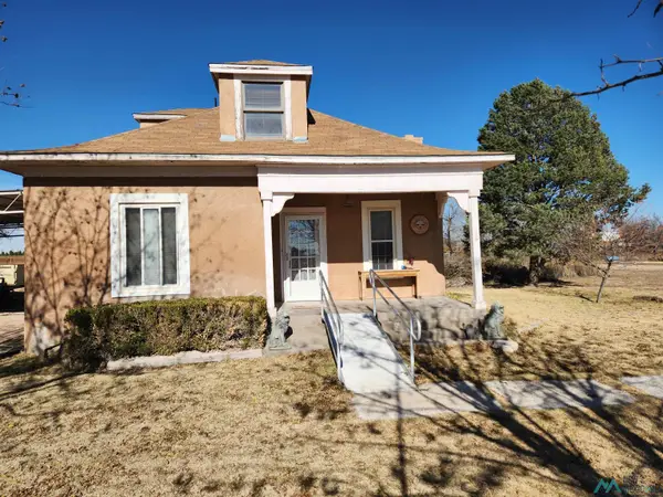 905 W Pine Lodge Road, Roswell, NM 88201