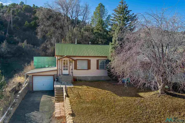 647 Moulton Avenue, Raton, NM 87740