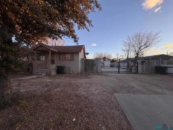703 & 703.5 W Lea Street, Carlsbad, NM 88220