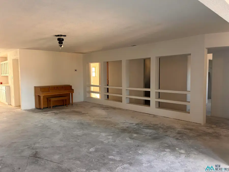 1203 W Riverside Drive, Carlsbad, NM 88220 - Image #3
