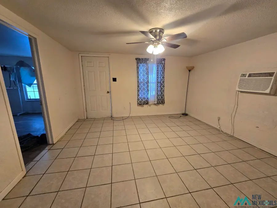 2417 Oregon Street, Carlsbad, NM 88220 - Image #2