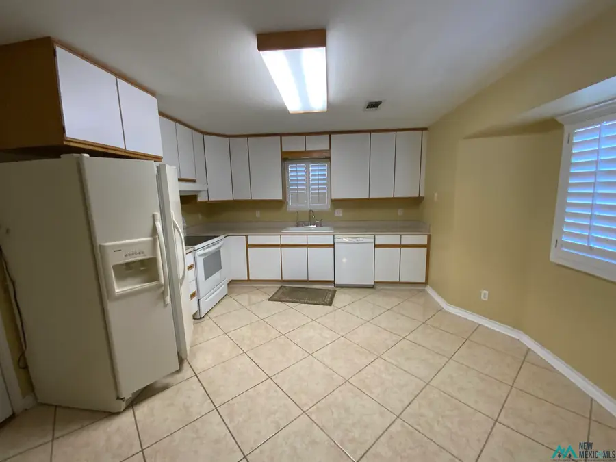 401 S Pinon Avenue, Roswell, NM 88203 - Image #3