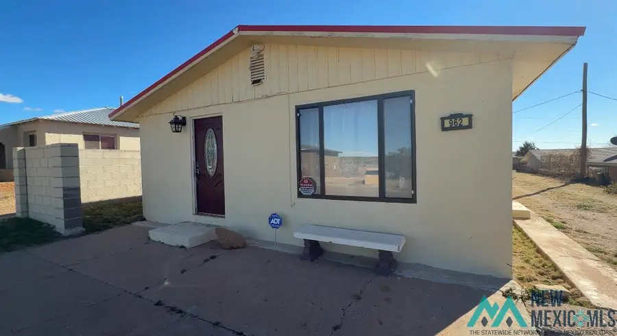 962 Corona Avenue, Santa Rosa, NM 88453 - Image #2