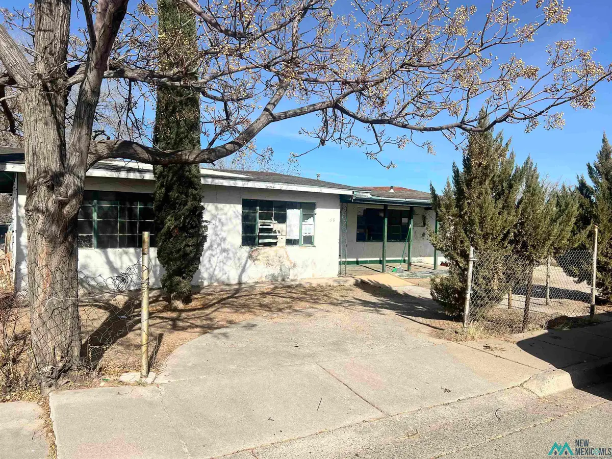 306 W Gage Avenue, Artesia, NM 88210 - Image #1