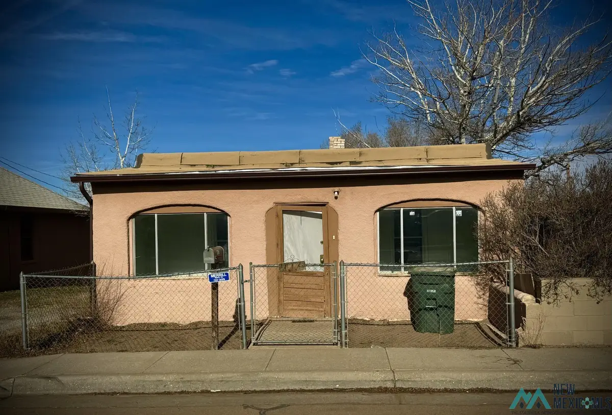 403 E Aztec Avenue, Gallup, NM 87301 - Image #1