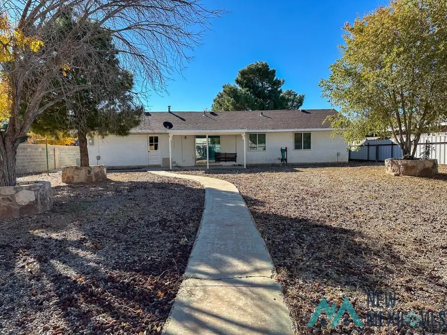 611 Swinging Spear Road, Roswell, NM 88201 - Image #2