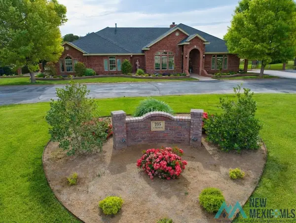 205 S 26th Street, Artesia, NM 88210