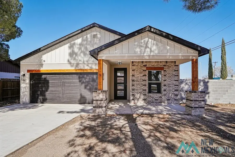 910 Alvarado Street, Carlsbad, NM 88220 - Image #3