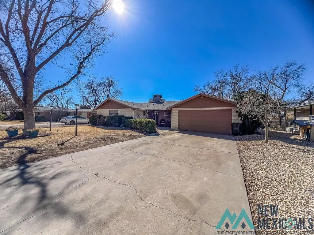 1407 N Country Club Circle, Carlsbad, NM 88220 - Image #1