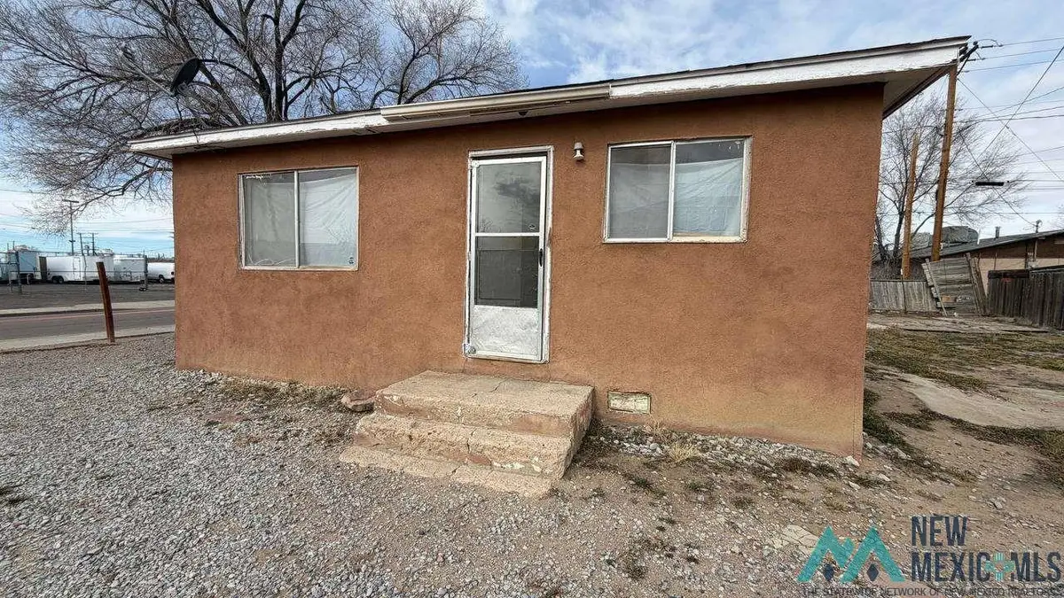 712 W Hill Avenue, Gallup, NM 87301 - #1