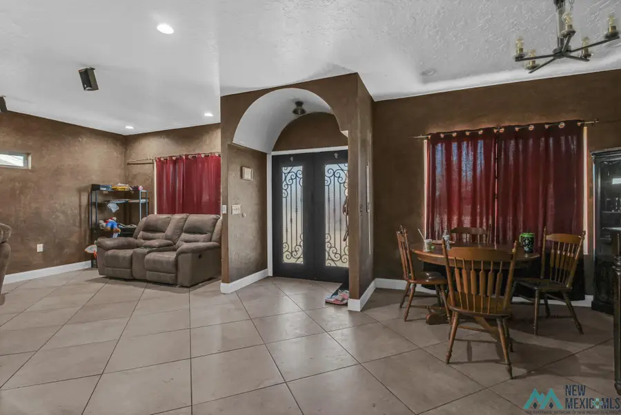 4811 Adobe Drive, Carlsbad, NM 88220 - Image #2